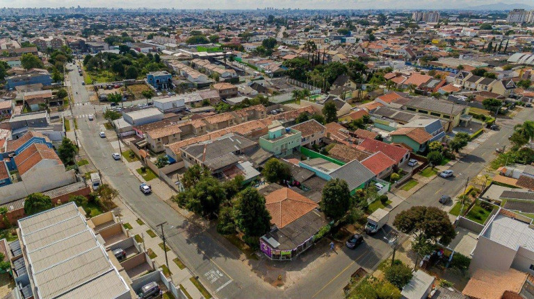 Imagem Terreno à Venda, 910 m² em Capão Raso - Curitiba Imagem Terreno à Venda, 910 m² em Capão Raso - Curitiba
