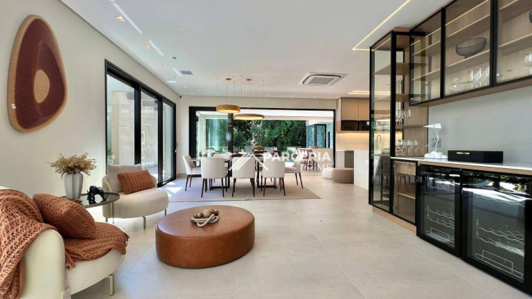 Imagem Casa com 6 Quartos à Venda, 415 m² em Riviera Módulo 11 - Bertioga Imagem Casa com 6 Quartos à Venda, 415 m² em Riviera Módulo 11 - Bertioga