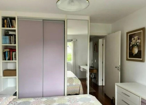 Imagem Casa com 3 Quartos à Venda, 250 m² em São Lourenço - Curitiba Imagem Casa com 3 Quartos à Venda, 250 m² em São Lourenço - Curitiba