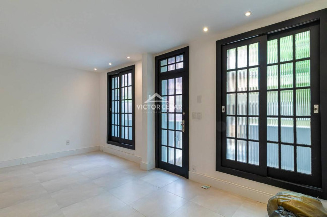 Imagem Casa de Vila com 4 Quartos à Venda, 234 m² Imagem Casa de Vila com 4 Quartos à Venda, 234 m²