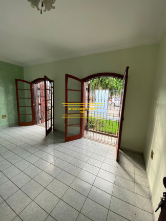 Imagem Casa com 5 Quartos à Venda, 198 m²