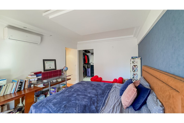 Imagem Imóvel com 3 Quartos à Venda,  em Petrópolis - Porto Alegre