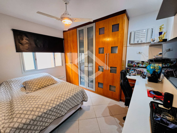 Imagem Casa de Condomínio com 4 Quartos à Venda, 220 m² em Vargem Pequena - Rio De Janeiro