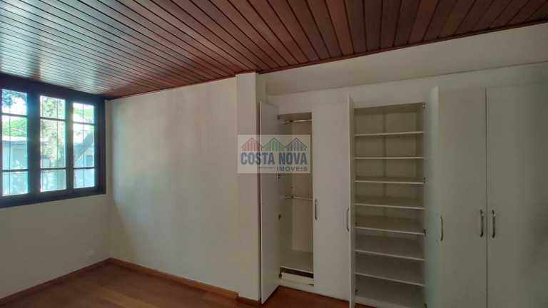 Imagem Casa com 3 Quartos à Venda, 260 m² Imagem Casa com 3 Quartos à Venda, 260 m²