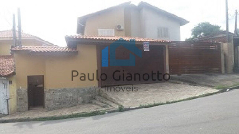 Casa com 3 Quartos à Venda, 210 m² em Jardim Sabiá - Cotia