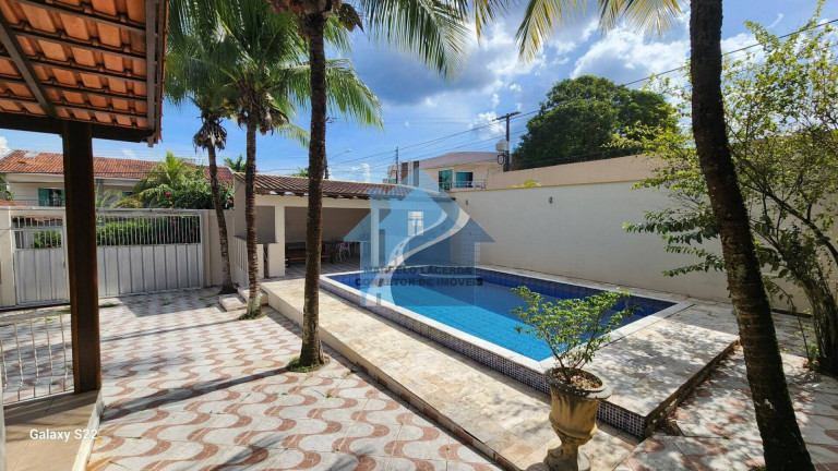 Imagem Casa com 4 Quartos à Venda, 328 m² em Dom Pedro I - Manaus Imagem Casa com 4 Quartos à Venda, 328 m² em Dom Pedro I - Manaus