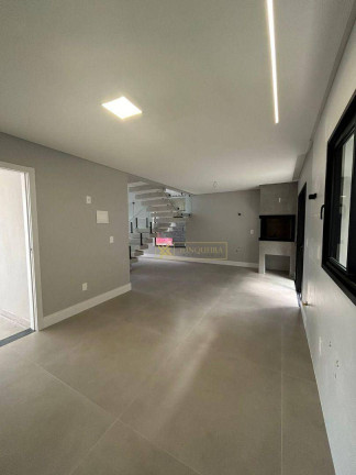 Imagem Casa com 3 Quartos à Venda, 177 m² em Estreito - Florianópolis