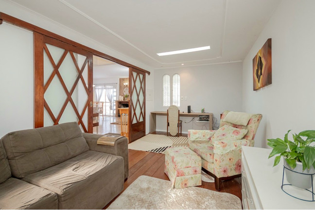 Imagem Casa com 3 Quartos à Venda, 300 m² em Jardim Sabará - Porto Alegre
