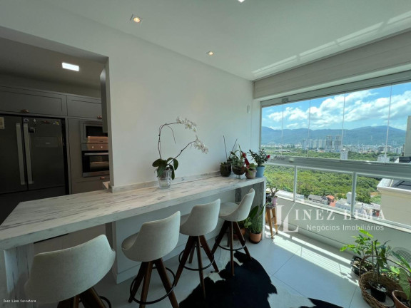 Imagem Apartamento com 3 Quartos à Venda, 110 m² em Meia Praia - Itapema Imagem Apartamento com 3 Quartos à Venda, 110 m² em Meia Praia - Itapema