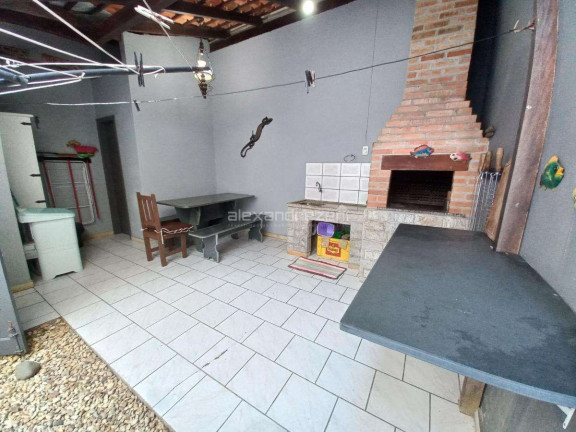 Imagem Sobrado com 3 Quartos para Temporada, em Bombas - Bombinhas Imagem Sobrado com 3 Quartos para Temporada, em Bombas - Bombinhas
