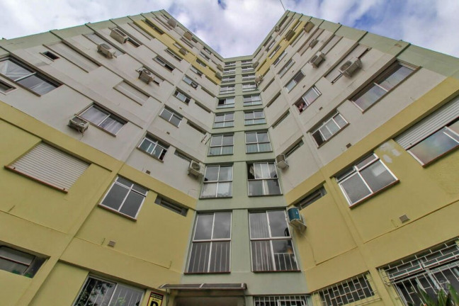 Imagem Imóvel com 1 Quarto à Venda, 38 m² em Cristal - Porto Alegre Imagem Imóvel com 1 Quarto à Venda, 38 m² em Cristal - Porto Alegre