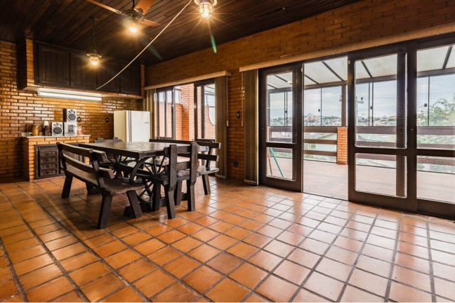 Imagem Casa com 3 Quartos à Venda, 380 m² em Partenon - Porto Alegre Imagem Casa com 3 Quartos à Venda, 380 m² em Partenon - Porto Alegre