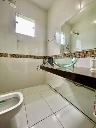 Imagem Casa com 4 Quartos à Venda, 250 m² em Arvoredo - Contagem
