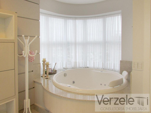 Imagem Apartamento com 4 Quartos à Venda, 237 m² em Barra Sul - Balneário Camboriú Imagem Apartamento com 4 Quartos à Venda, 237 m² em Barra Sul - Balneário Camboriú