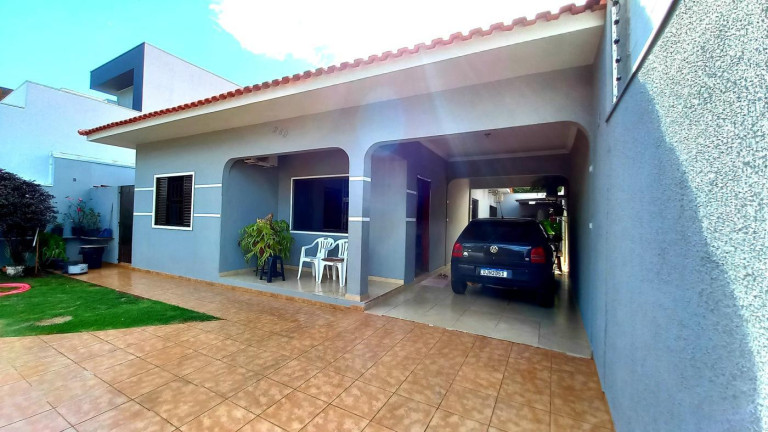 Imagem Casa com 3 Quartos à Venda, 140 m² em Vila Santo Antonio - Maringá