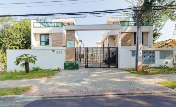 Imagem Casa com 3 Quartos à Venda, 125 m² em Bom Retiro - Curitiba Imagem Casa com 3 Quartos à Venda, 125 m² em Bom Retiro - Curitiba