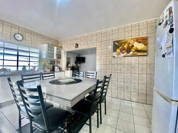 Imagem Casa com 3 Quartos à Venda, 300 m² em Forquilhinhas - São José Imagem Casa com 3 Quartos à Venda, 300 m² em Forquilhinhas - São José