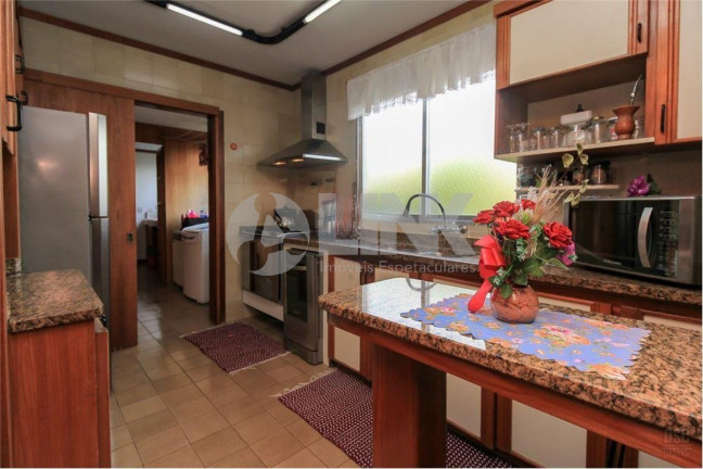 Imagem Apartamento com 4 Quartos à Venda, 217 m² em Auxiliadora - Porto Alegre Imagem Apartamento com 4 Quartos à Venda, 217 m² em Auxiliadora - Porto Alegre