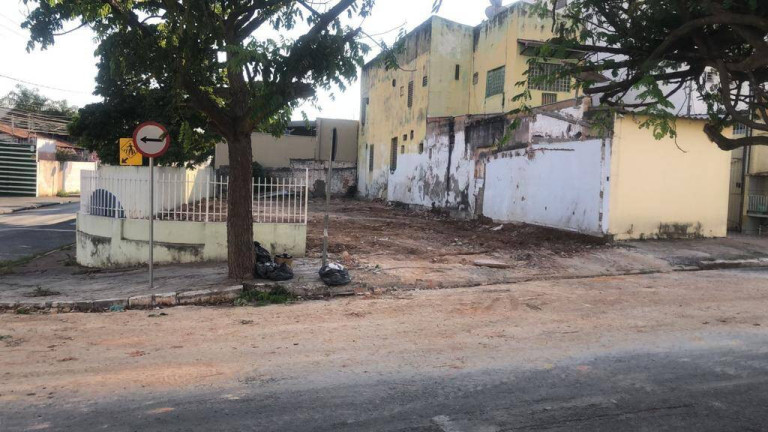 Terreno à Venda, 348 m² em Bandeirantes - Cuiabá
