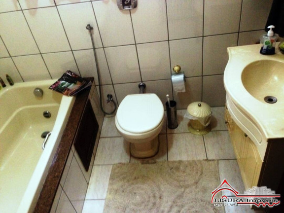 Imagem Casa com 3 Quartos à Venda, 190 m² em Cidade Jardim - Jacareí Imagem Casa com 3 Quartos à Venda, 190 m² em Cidade Jardim - Jacareí
