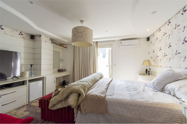 Imagem Casa com 4 Quartos à Venda,  em Moinhos De Vento - Canoas
