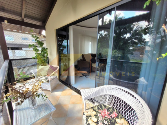 Imagem Casa com 3 Quartos à Venda, 458 m² em Vila Nova - Blumenau Imagem Casa com 3 Quartos à Venda, 458 m² em Vila Nova - Blumenau