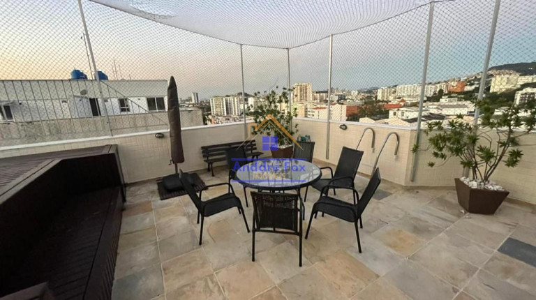 Imagem Imóvel com 4 Quartos à Venda, 352 m² em Maracanã - Rio De Janeiro Imagem Imóvel com 4 Quartos à Venda, 352 m² em Maracanã - Rio De Janeiro