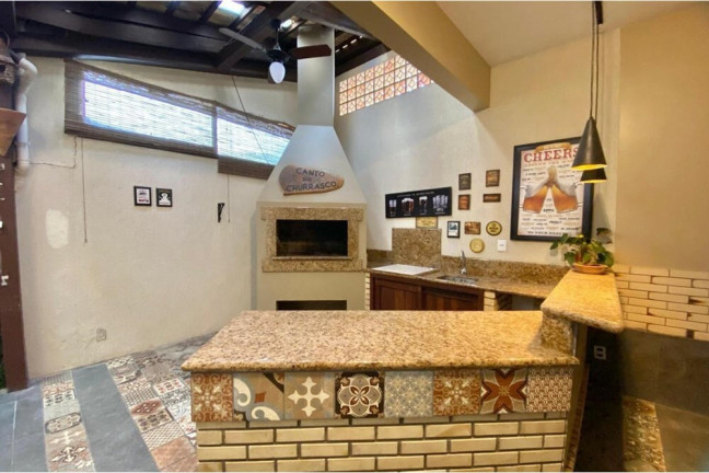 Imagem Casa com 4 Quartos à Venda, 284 m² em Higienópolis - Porto Alegre Imagem Casa com 4 Quartos à Venda, 284 m² em Higienópolis - Porto Alegre