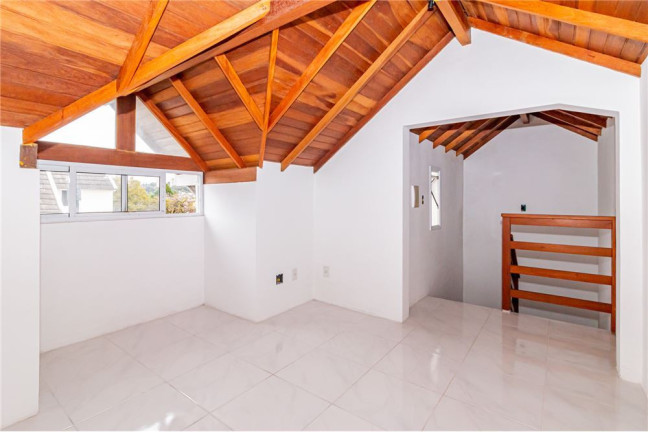 Imagem Casa com 3 Quartos à Venda, em Jardim Itu - Porto Alegre Imagem Casa com 3 Quartos à Venda, em Jardim Itu - Porto Alegre