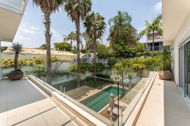 Imagem Casa com 4 Quartos à Venda, 840 m² em Alphaville Residencial Um - Barueri Imagem Casa com 4 Quartos à Venda, 840 m² em Alphaville Residencial Um - Barueri