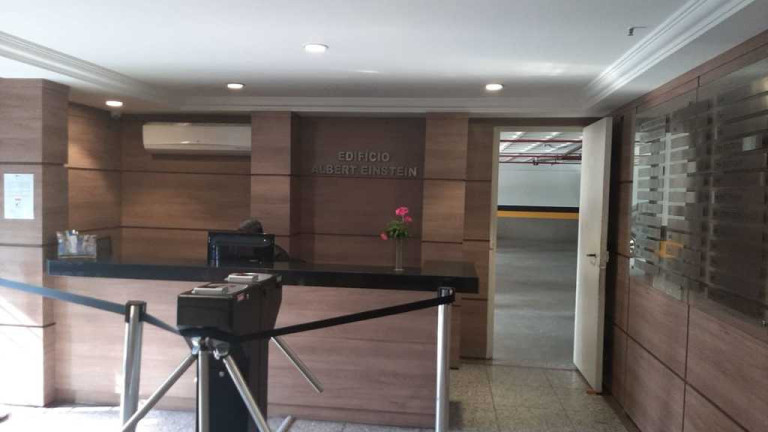 Sala Comercial à Venda, 47 m² em Santana - Porto Alegre