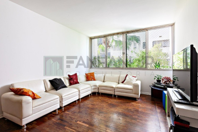 Imagem Imóvel com 3 Quartos à Venda, 130 m² em Vila Nova Conceição - São Paulo