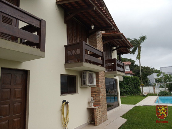 Imagem Casa com 6 Quartos à Venda,  em Coqueiros - Florianópolis