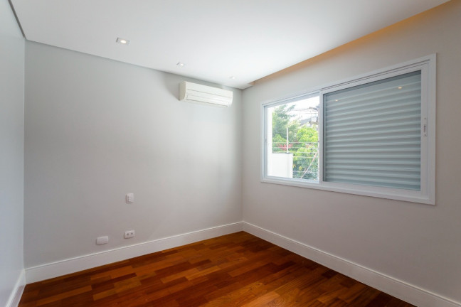 Imagem Casa com 3 Quartos à Venda, em Vila Madalena - São Paulo Imagem Casa com 3 Quartos à Venda, em Vila Madalena - São Paulo