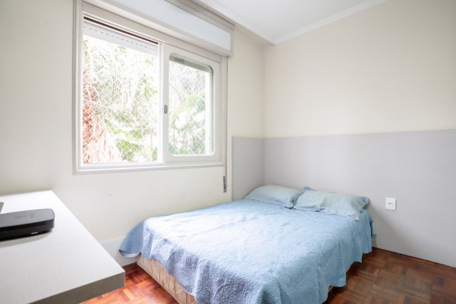 Imagem Imóvel com 2 Quartos à Venda, 74 m² em Menino Deus - Porto Alegre Imagem Imóvel com 2 Quartos à Venda, 74 m² em Menino Deus - Porto Alegre