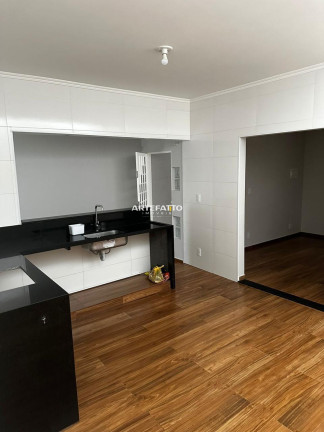 Imagem Casa com 2 Quartos à Venda, 178 m²