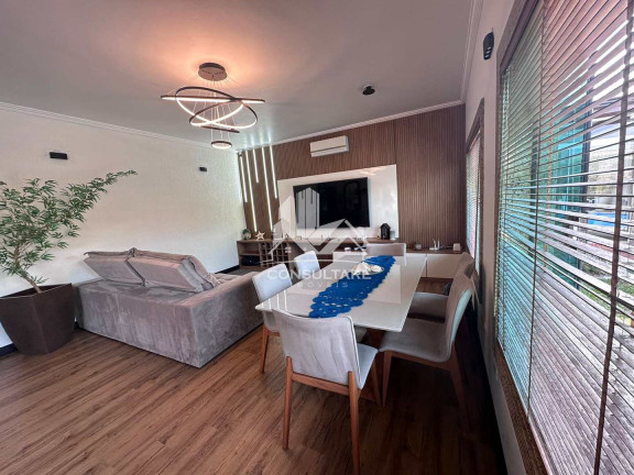 Casa com 5 Quartos à Venda, 225 m² em Flórida - Praia Grande