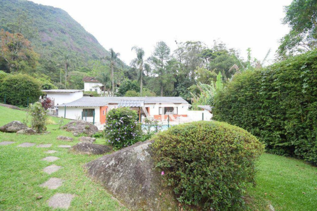 Casa com 4 Quartos à Venda, 266 m² em Granja Guarani - Teresópolis
