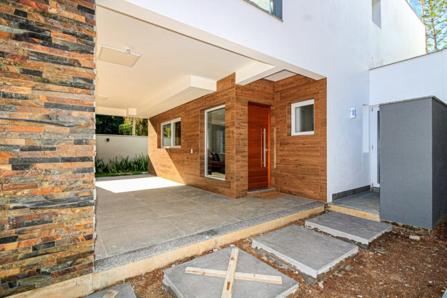 Imagem Casa de Condomínio com 3 Quartos à Venda, 300 m² em Ipanema - Porto Alegre