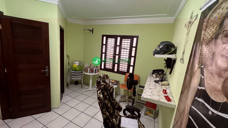 Imagem Casa com 3 Quartos à Venda, 261 m²