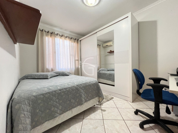 Imagem Casa com 3 Quartos à Venda, em Glória - Joinville Imagem Casa com 3 Quartos à Venda, em Glória - Joinville