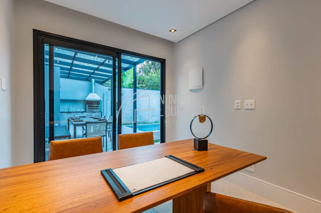 Imagem Casa com 4 Quartos à Venda, 350 m² em Embaré - Santos