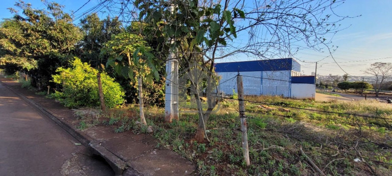 Imagem Terreno à Venda, 400 m² em Country - Cascavel Imagem Terreno à Venda, 400 m² em Country - Cascavel