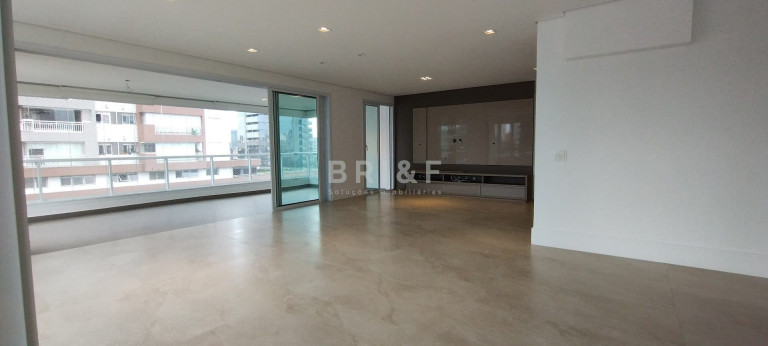Apartamento com 3 Quartos para Alugar, 225 m² em Brooklin Novo - São Paulo