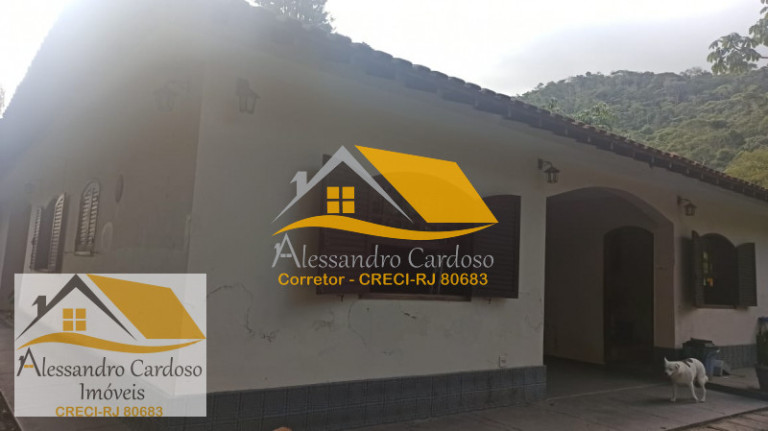 Imagem Casa com 3 Quartos à Venda, 300 m²