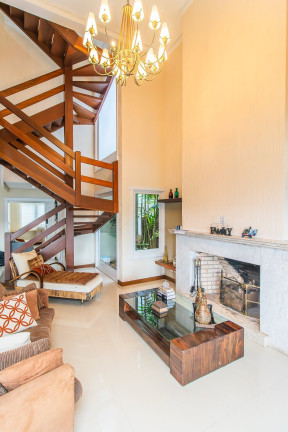 Imagem Casa de Condomínio com 4 Quartos à Venda, 387 m²