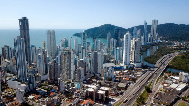 Imagem Apartamento com 4 Quartos à Venda, 140 m² em Centro - Balneário Camboriú Imagem Apartamento com 4 Quartos à Venda, 140 m² em Centro - Balneário Camboriú