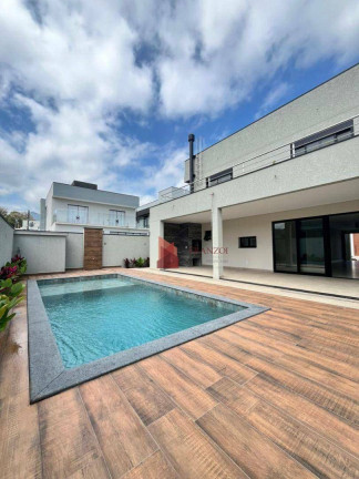 Imagem Sobrado com 4 Quartos à Venda, 265 m² em Santa Regina - Camboriú