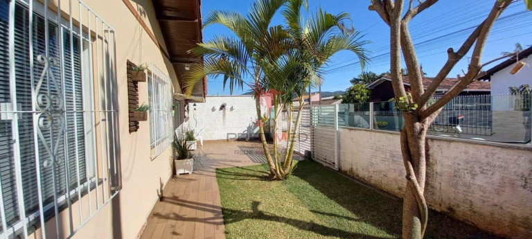 Imagem Casa com 3 Quartos à Venda, 100 m² em Centro - Penha Imagem Casa com 3 Quartos à Venda, 100 m² em Centro - Penha