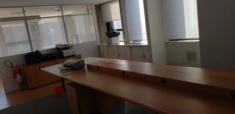 Sala Comercial à Venda ou Locação, 350 m² em Vila Olímpia - São Paulo